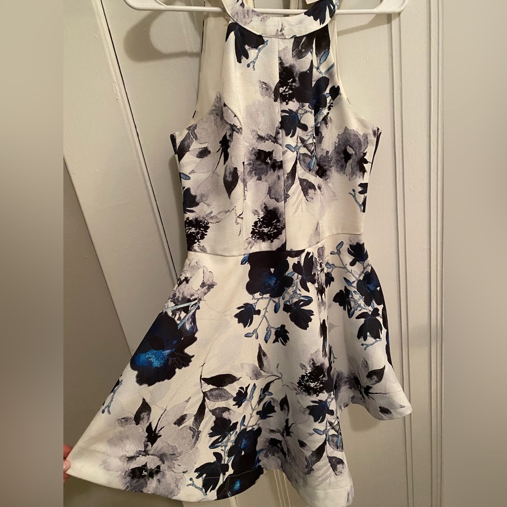 Floral dress - Picture 2 of 3